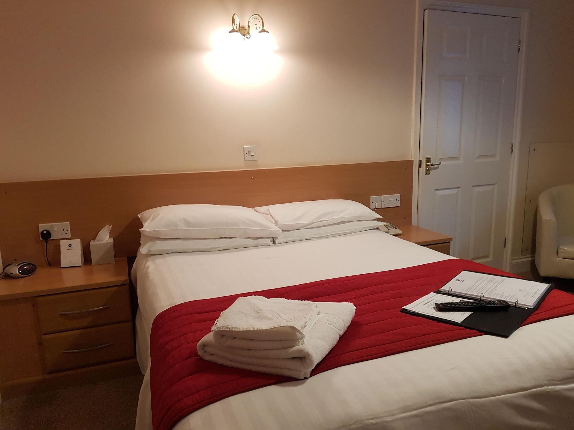 The Cedars Hotel Stowmarket Extérieur photo